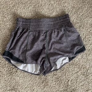 Size 6 high rise hotty hot short 2.5 inch